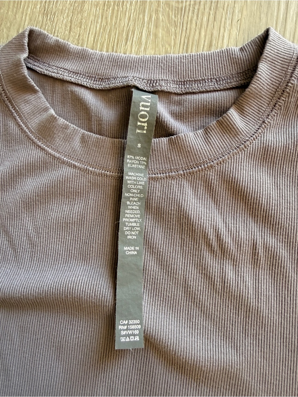 Vuori Womens Gray Short Sleeve Shirt - Picture 2 of 8